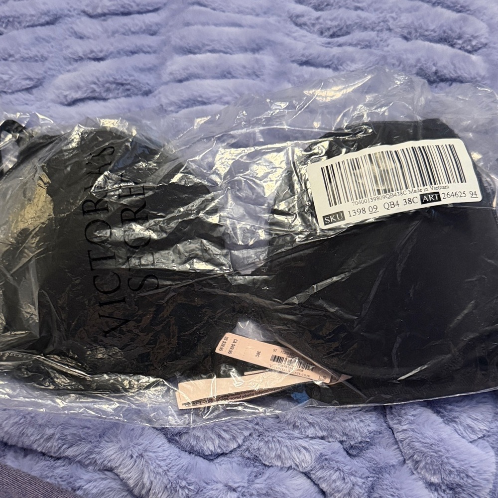 Victoria's Secret Classic Black Lingerie. T shirt push up